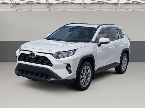 Used 2021 Toyota RAV4 XLE Premium AWD/4WD image 6