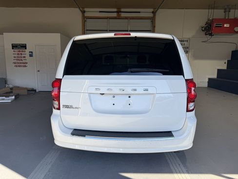 Used 2013 Dodge Grand Caravan SE image 4