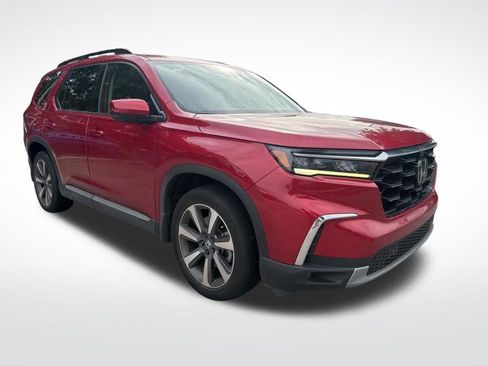 Used 2024 Honda Pilot Elite image 3