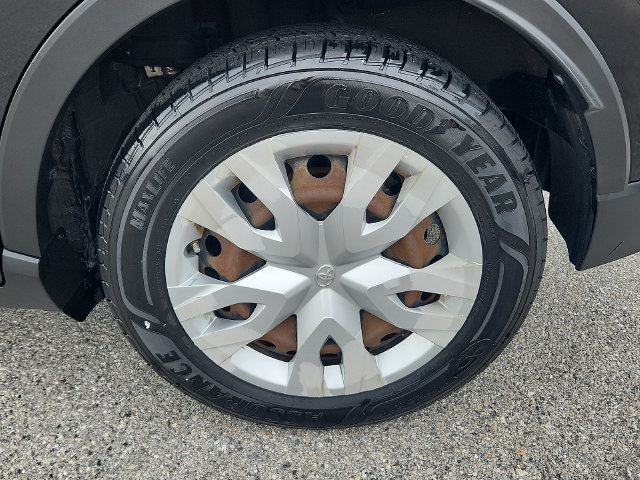 Used 2019 Toyota C-HR LE FWD image 8