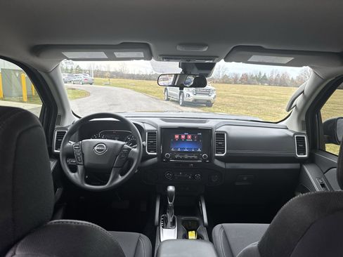 Used 2022 Nissan Frontier SV image 21