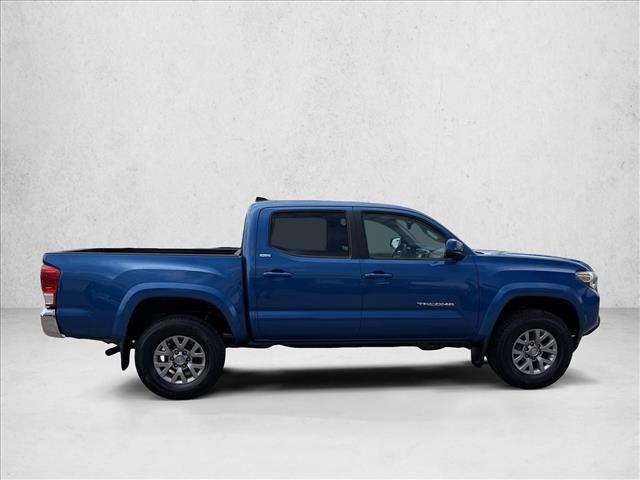 Used 2018 Toyota Tacoma SR5 AWD/4WD image 4