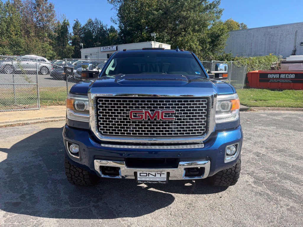 Used 2015 GMC Sierra 2500 Denali w/ Duramax Plus Package AWD/4WD image 2