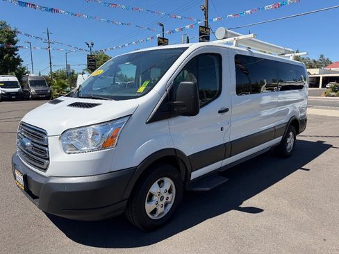 Used 2018 Ford Transit 350 XLT RWD image 3