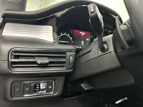 Certified 2021 Lincoln Corsair AWD w/ Premium Package image 32