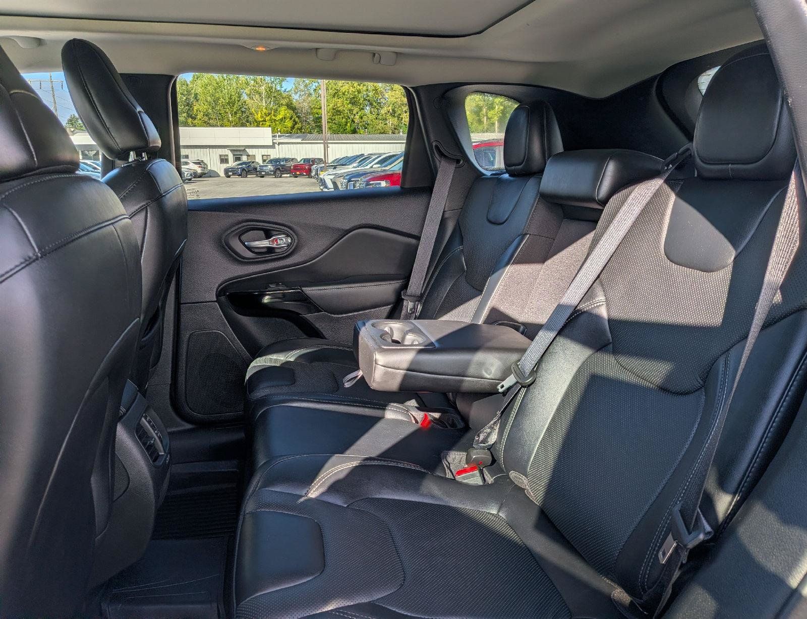 Used 2023 Jeep Cherokee Altitude Lux w/ Lux Elite Package AWD/4WD image 22