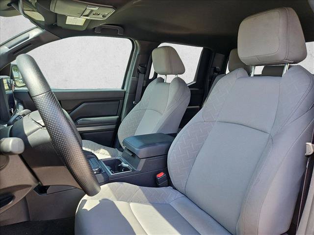 Used 2025 Toyota Tacoma SR5 AWD/4WD image 15