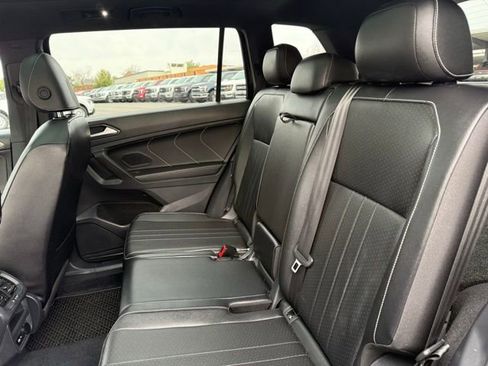 Used 2022 Volkswagen Tiguan SE R-Line image 11