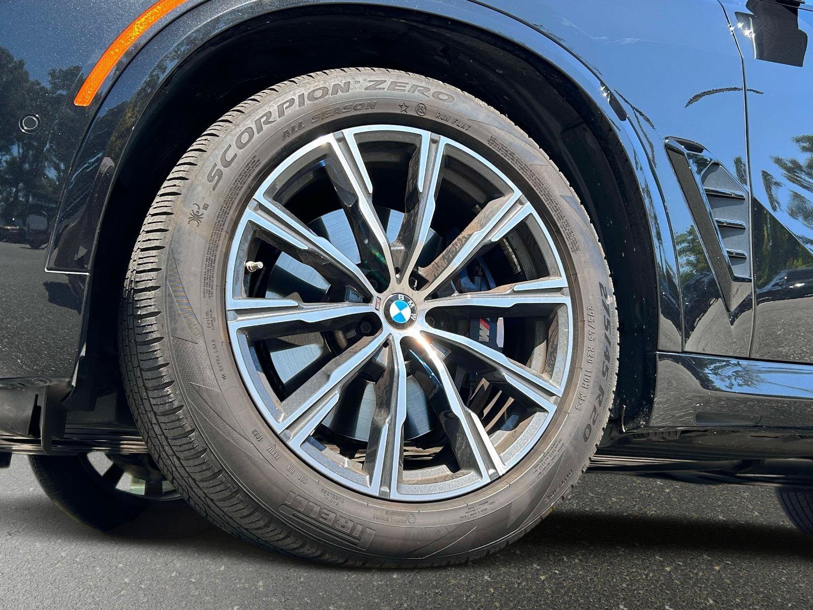 Used 2024 BMW X5 xDrive40i w/ M Sport Package AWD/4WD image 9