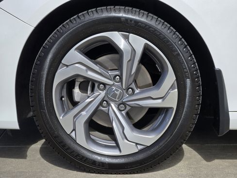 Used 2019 Honda Accord EX image 16