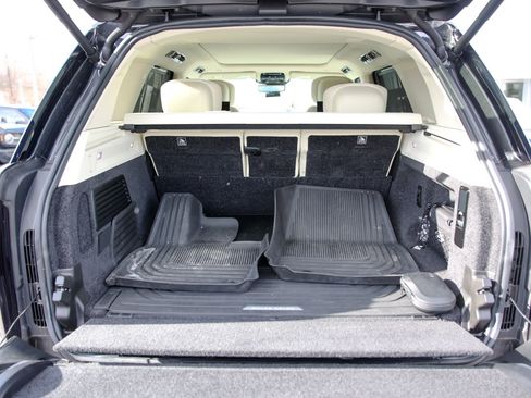 Used 2024 Land Rover Range Rover Autobiography image 13