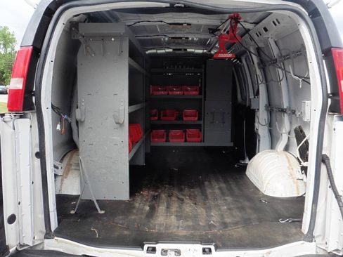Used 2019 Chevrolet Express 2500 w/ Driver Convenience Package RWD image 16