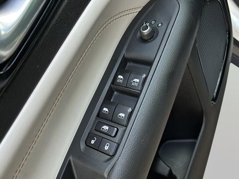 Used 2025 Jeep Compass Limited AWD/4WD image 12