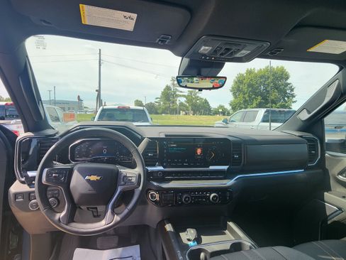 Used 2024 Chevrolet Silverado 3500 High Country w/ High Country Premium Package AWD/4WD image 15