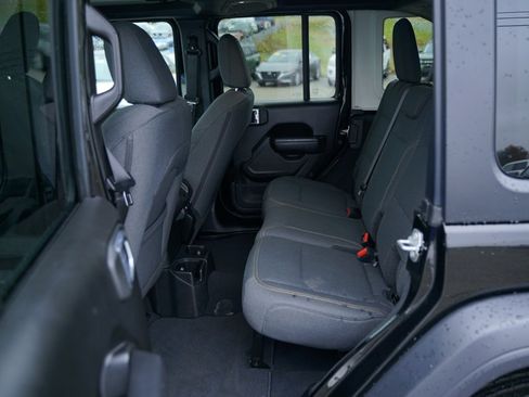 Used 2025 Jeep Wrangler Sport S image 25