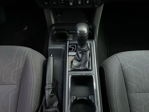 Used 2019 Toyota Tacoma TRD Sport w/ Technology Package image 14