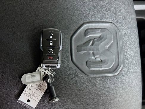 New 2026 RAM 4500 4x4 Crew Cab DRW image 19