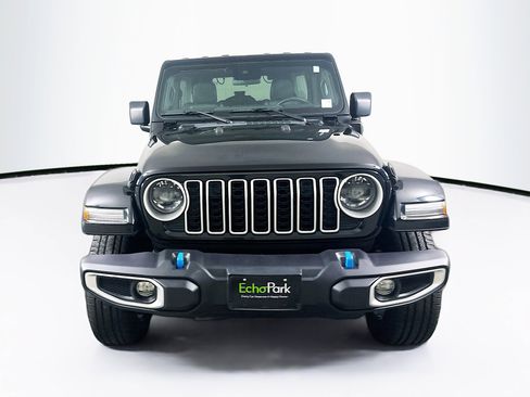 Used 2024 Jeep Wrangler Sahara image 2