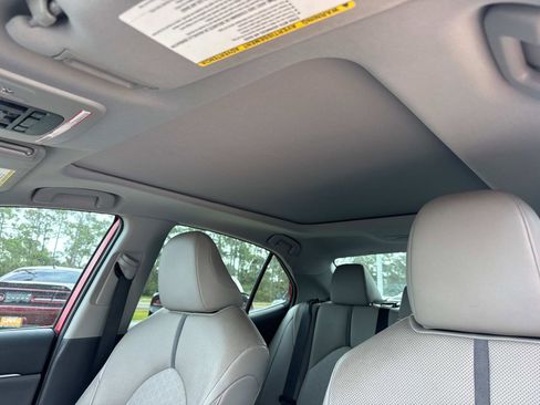 Used 2022 Toyota Camry XSE w/ Navigation Package image 21