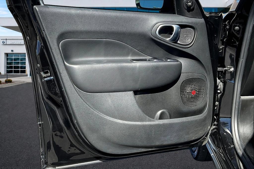 Used 2019 FIAT 500L Trekking FWD image 20