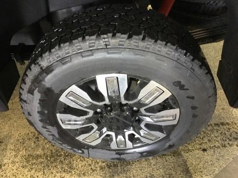 New 2025 GMC Sierra 2500 Denali w/ Denali Reserve Package image 19