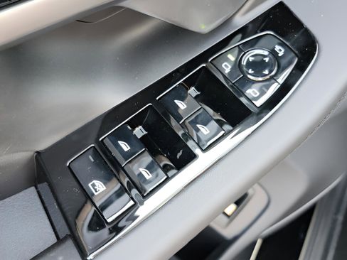 New 2026 BMW 530i RWD image 10