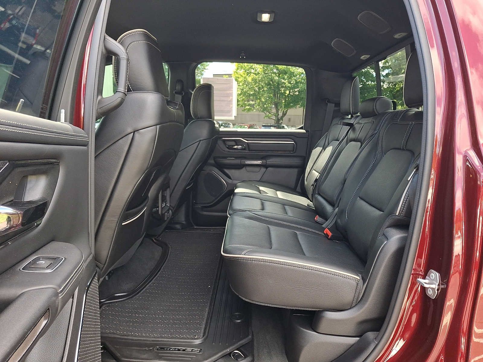 Used 2022 RAM 1500 Limited AWD/4WD image 10