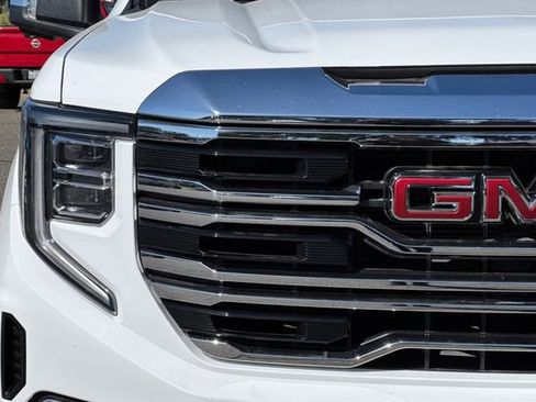 Used 2024 GMC Sierra 1500 SLT AWD/4WD image 46