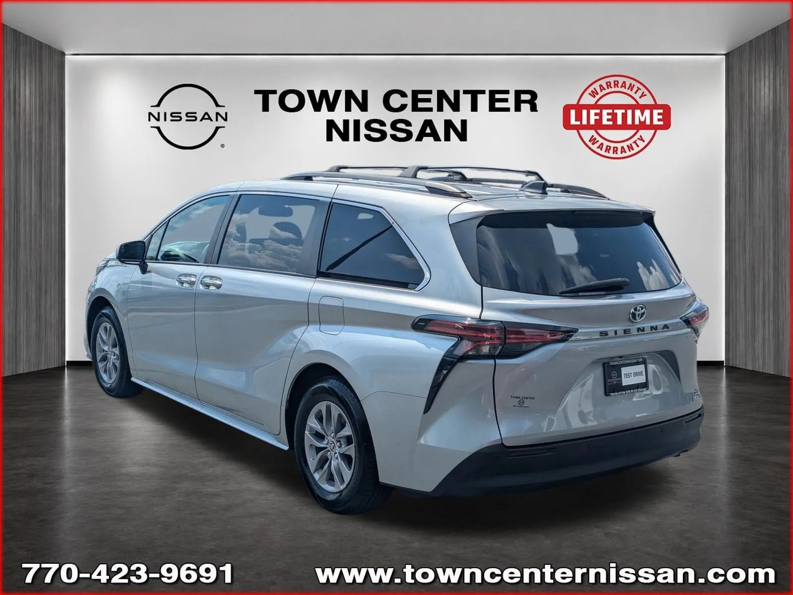 Used 2022 Toyota Sienna XLE FWD image 5