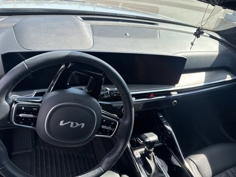 Used 2025 Kia Sorento SX Prestige image 10