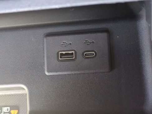 Used 2023 GMC Sierra 1500 AT4 image 23