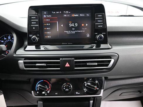 Used 2023 Kia Seltos LX image 19