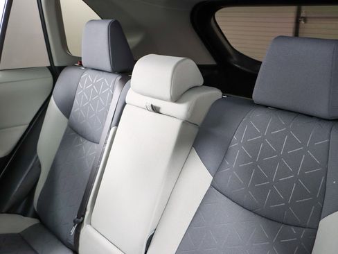 Used 2020 Toyota RAV4 XLE image 25