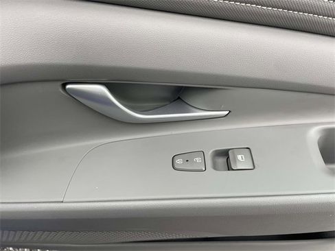 Certified 2023 Hyundai Elantra SEL w/ Convenience Package image 9