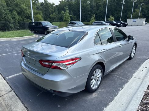 Used 2020 Toyota Camry LE FWD image 41