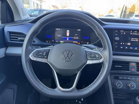 Used 2022 Volkswagen Taos SE image 13