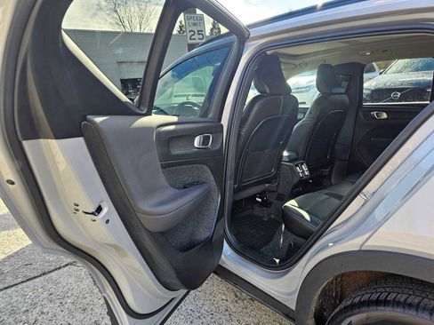 Certified 2025 Volvo XC40 B5 Plus w/ Climate Package image 17