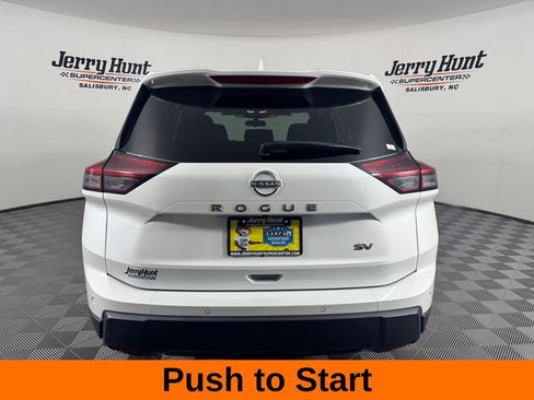 Used 2024 Nissan Rogue SV FWD image 8