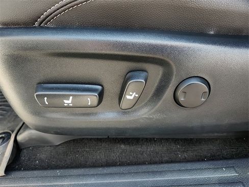 Used 2022 Toyota 4Runner SR5 Premium image 14