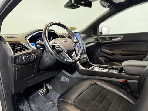 Used 2021 Ford Edge ST-Line image 11