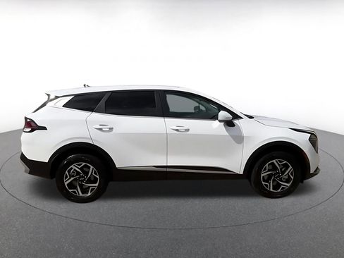 Used 2025 Kia Sportage LX image 16