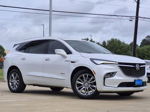 Used 2023 Buick Enclave Avenir w/ Avenir Technology Package FWD image 1