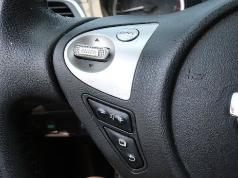 Used 2019 Nissan Sentra SV w/ Special Edition Package FWD image 9