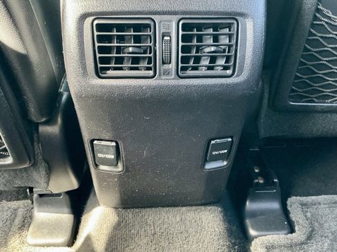 Used 2015 Toyota 4Runner Limited image 31