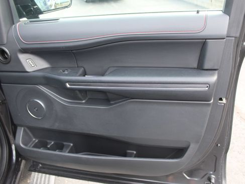 Used 2023 Ford Expedition Limited AWD/4WD image 11