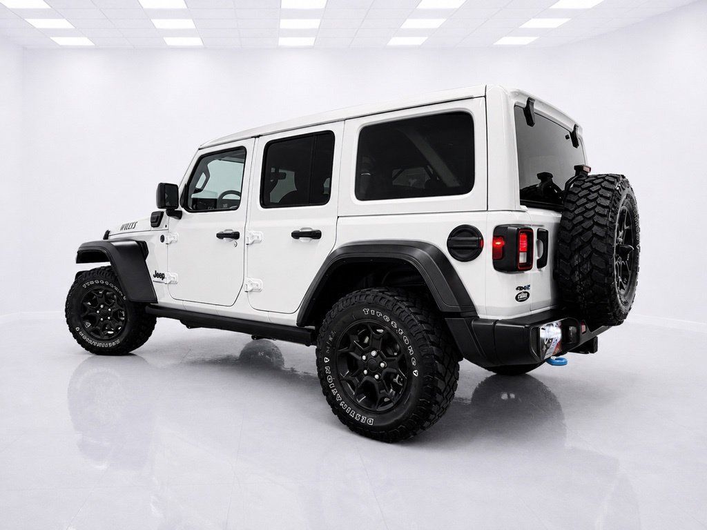 Used 2023 Jeep Wrangler Unlimited w/ Sun & Screen Package AWD/4WD image 5