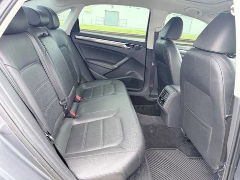 Used 2017 Volkswagen Passat 1.8T SE image 19