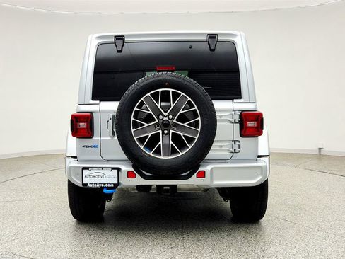 Used 2023 Jeep Wrangler Unlimited Sahara AWD/4WD image 6