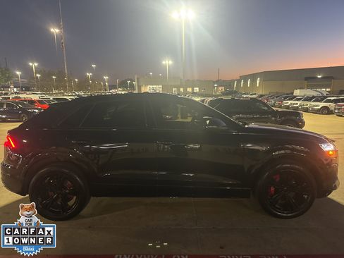 Used 2022 Audi Q8 Premium image 2