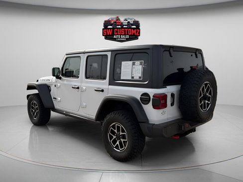 Used 2024 Jeep Wrangler Unlimited Rubicon image 5